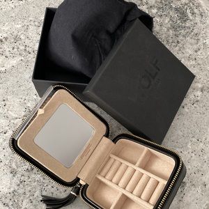Wolf travel jewelry box